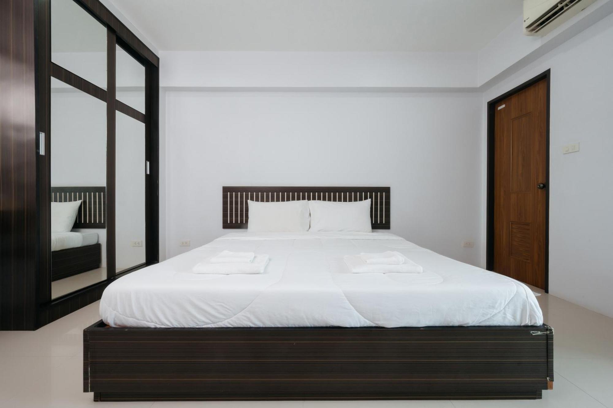 Creston Grand Hotel Suphanburi Esterno foto