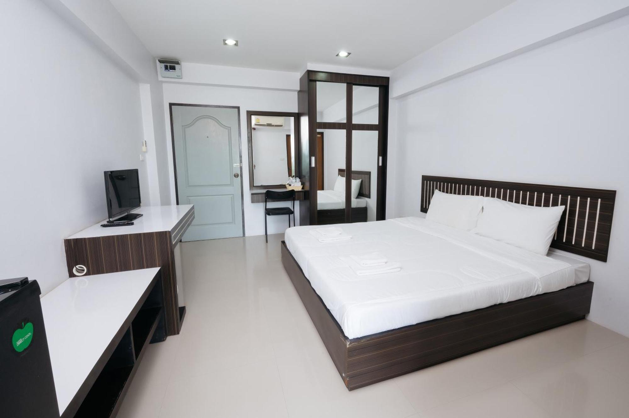 Creston Grand Hotel Suphanburi Esterno foto